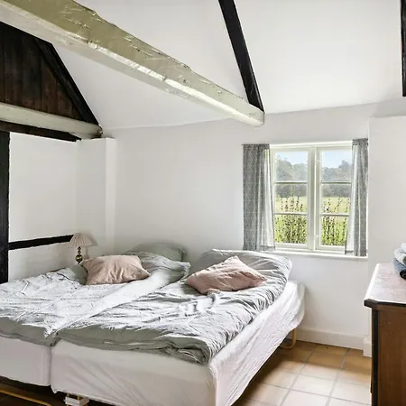 Renovated Stable With Seaweed Roof On Feriehus *