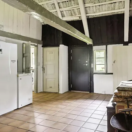 Renovated Stable With Seaweed Roof On Feriehus Laeso